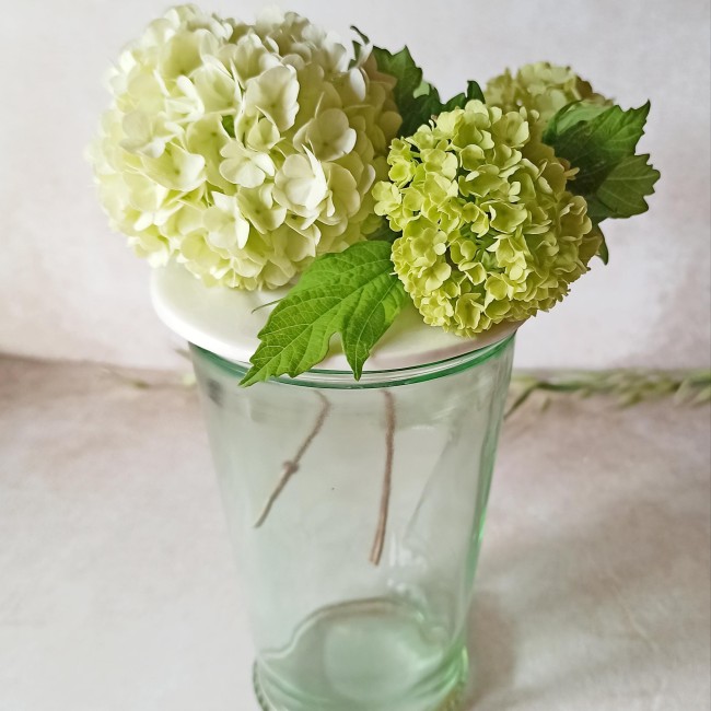 PF- Pique-fleurs-avec bouquet de fleurs