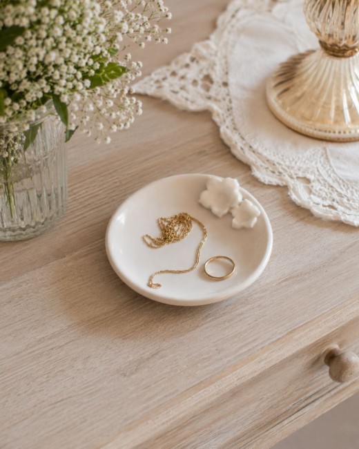 Coupelle artisanale porte bijoux collection Hibiscus avec fleurs en relief