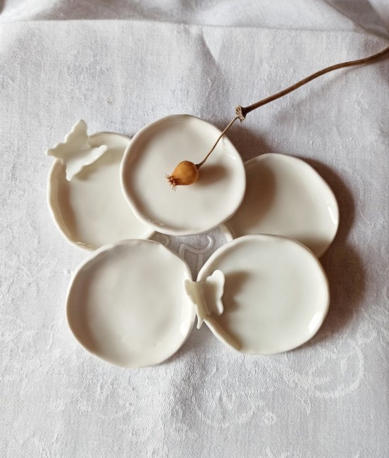 petite coupelle céramique fait main porte bijoux papillon blanc