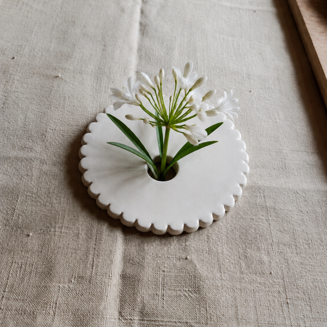 PF2- pique-fleurs-detail-festons-porcelaine.jpg