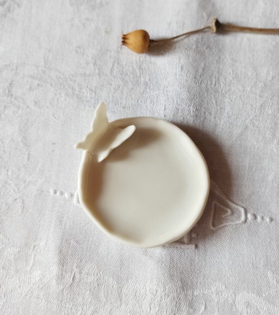 petit plat céramique papillon pour thé bijoux ou sauces