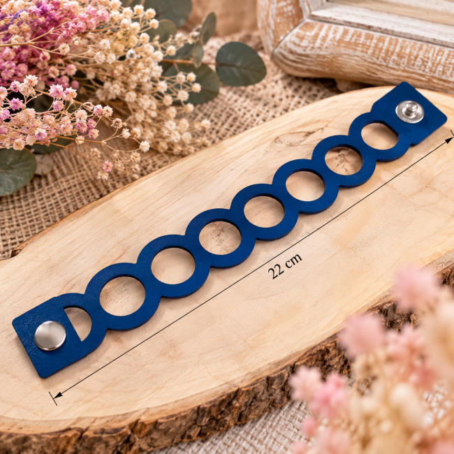 Bracelet femme en cuir bleu à anneaux ajourés, bijou artisanal fabriqué en France