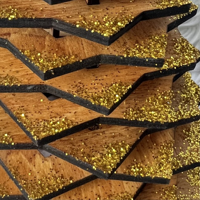 Détail sculpture bois photophore sapin