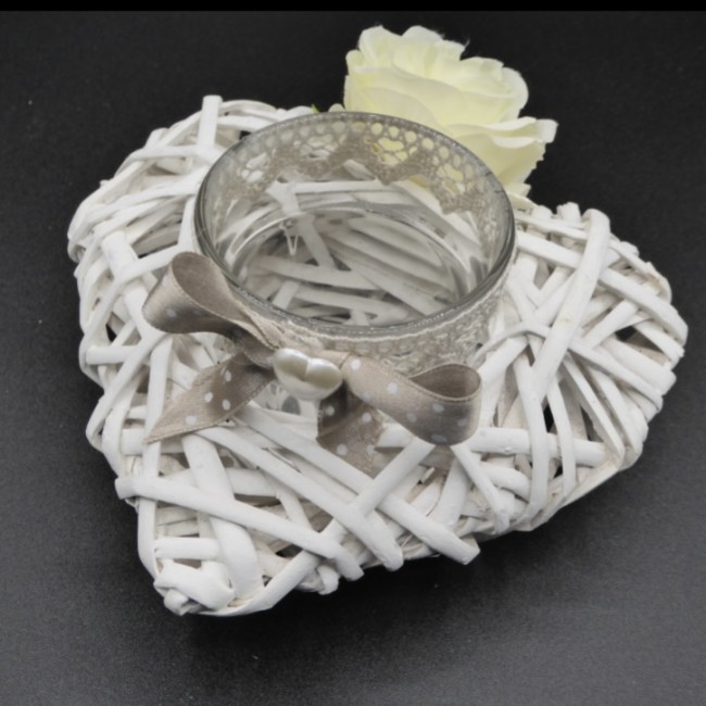 Idée cadeau romantique à Noël : photophore rotin cœur Idée cadeau Noël – photophore décoratif en rotin