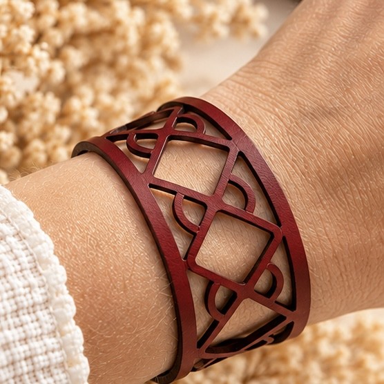 Bracelet femme cuir terracotta artisan Bracelet manchette cuir terracotta femme motif graphique