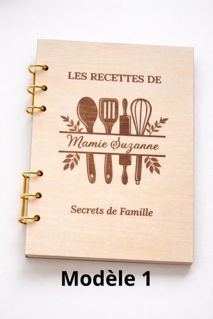 Livre de recettes personnalisé en bois Mamie Suzanne – Modèle 1 – secrets de famille
