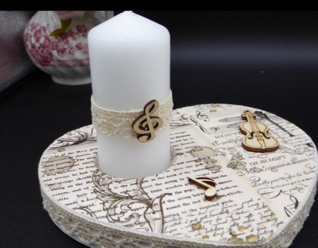 Fabrication artisanale française – Duo de bougeoirs “Musique” Bougeoirs artisanaux L’Atelier du Val-Rousergue – Papier de riz et dentelle