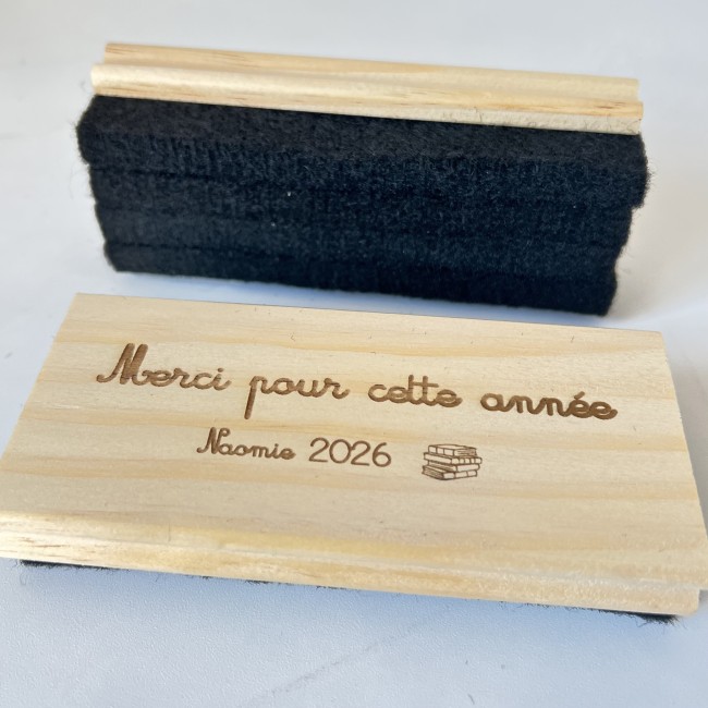 Tampon effaceur tableau bois avec dessous feutrine noire visible – cadeau école personnalisé