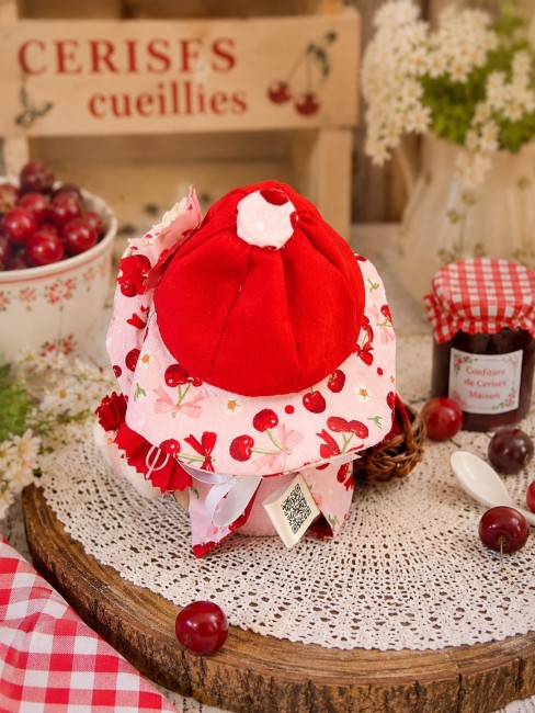 Vue arrière du gnome Mamie Cerise.