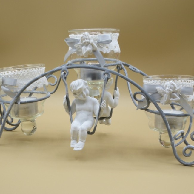 Photophore Anges Gris et Dentelle – L’atelier du Val-Rousergue Photophore gris avec anges et dentelle sur fond blanc