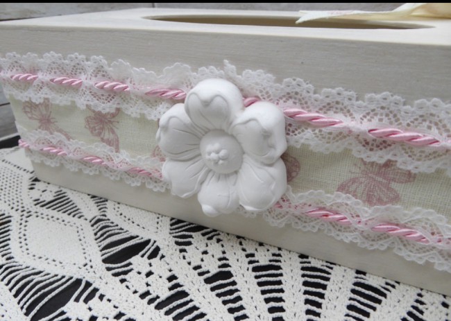 Zoom boîte à mouchoirs Butterfly shabby chic