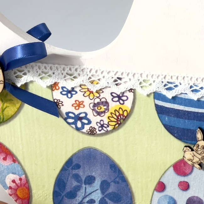 détail porte œufs poule décoration serviettage et dentelle