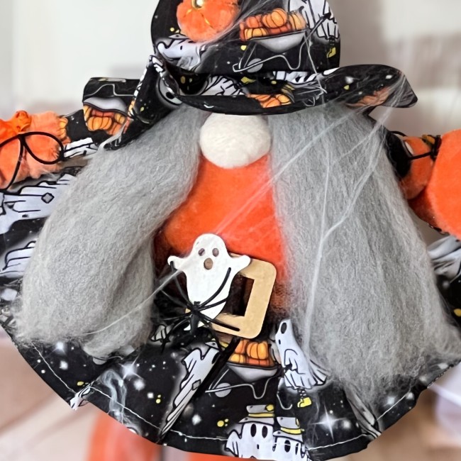 Zoom sur la sorcière artisanale Halloween Décoration murale Halloween sorcière