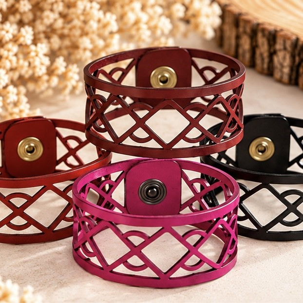Manchettes en cuir véritable artisanales femme Bracelets manchette cuir femme motif géométrique ajouré