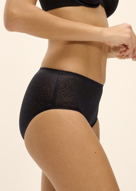 768x1075-pdp-tablet-WE601955-BLK-alt2-Wacoal-Lingerie-Beaute-Appeal-Black-Brief