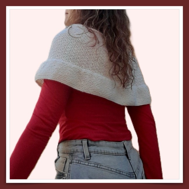 poncho fait main au tricot point fantaisie mode femme chauffe epaule