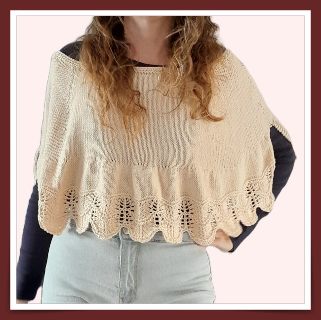 cape tricot ajourée - fait main - point de dentelle - mode accessoire