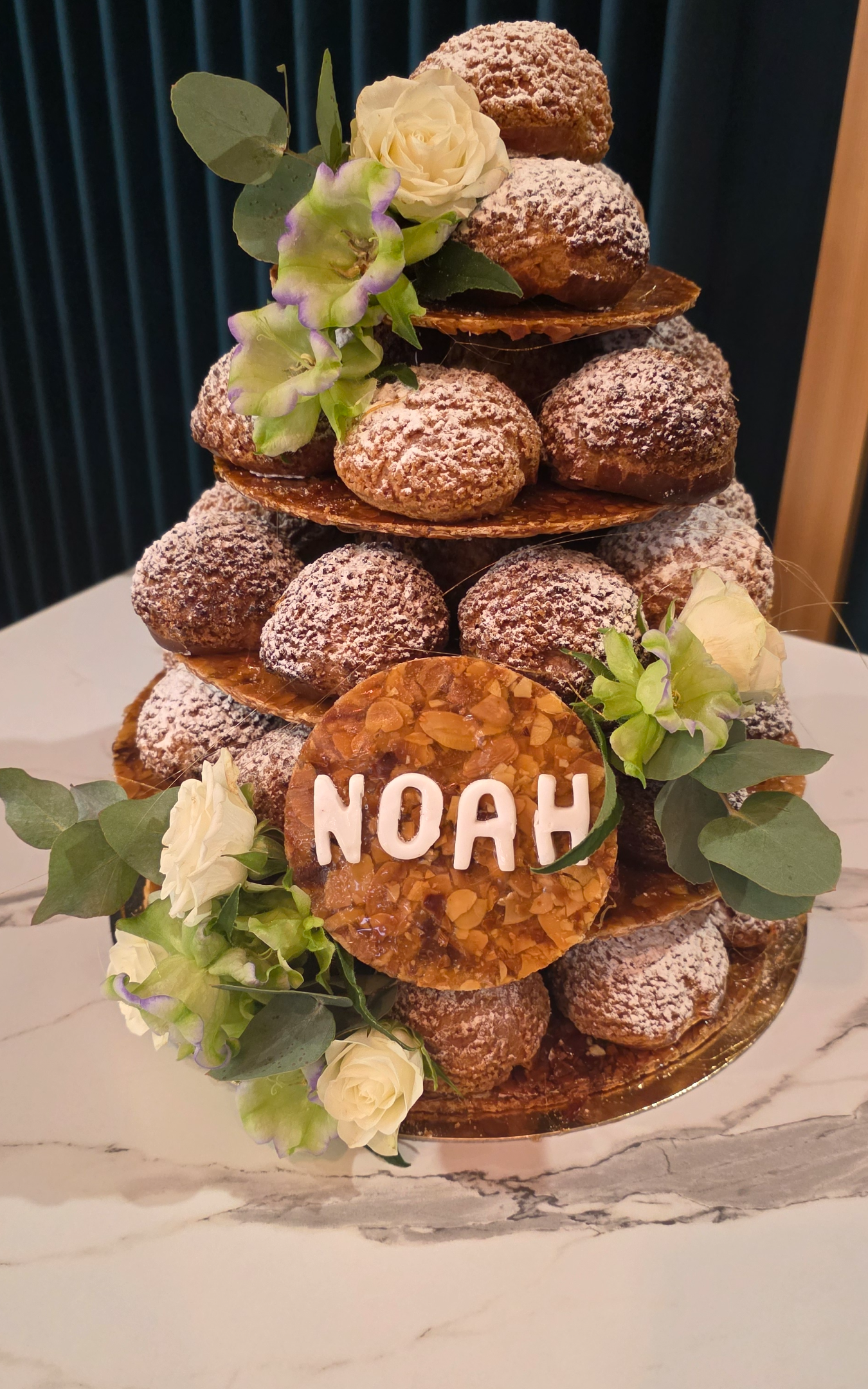 Pyramide de choux baptème pâtisserie mylo issoire