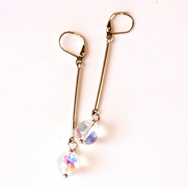 Pendants d'Oreille Gamme Coeur Christal, Perle en Christal, Dormeuse en Acier anti-allergie, Création Originale de Soriah Amahom