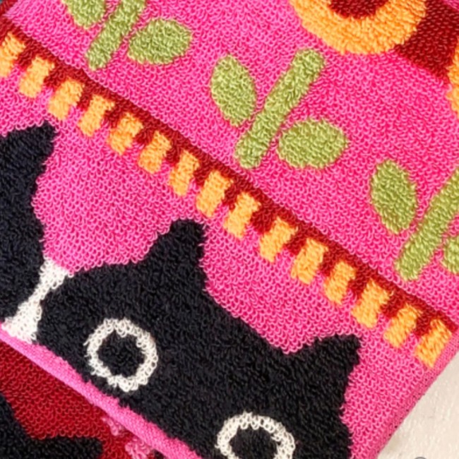 mini serviette japonaise rose chat et jardin en coton Atsuko Matano mini serviette japonaise rose coton motif chat et jardin Atsuko Matano