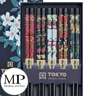 Coffret de 5 paires de baguettes japonaises en bois noir motifs fleurs de cerisier Tokyo Design