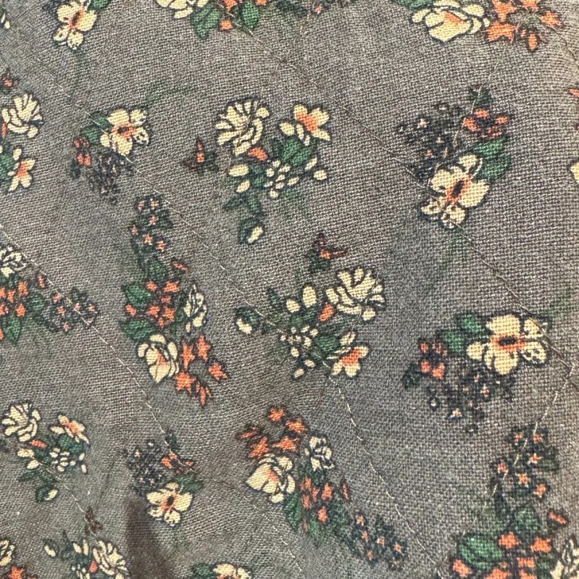 Manteau asiatique matelassé kaki marron motifs fleurs Manteau asiatique matelassé kaki marron à fleurs intérieur