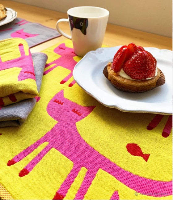 Serviette Eyelash Cat jaune en gaze de coton – Atsuko Matano Serviette japonaise gaze de coton Eyelash Cat jaune Atsuko Matano