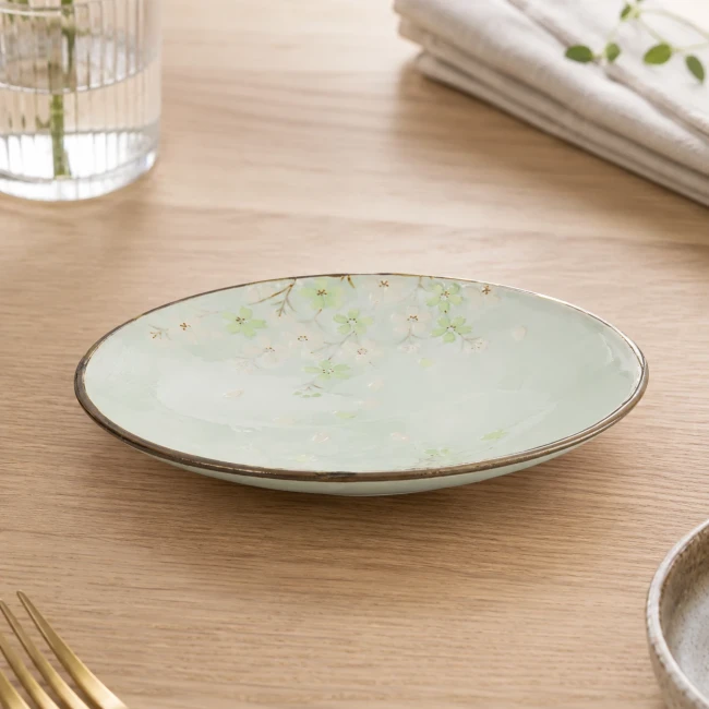Assiette japonaise Green Cosmos en grès fleurs en relief Modern and Past