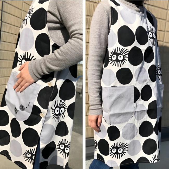 Tablier Noiraudes – Mon Voisin Totoro Tablier Noiraudes Mon Voisin Totoro pour adulte – Studio Ghibli