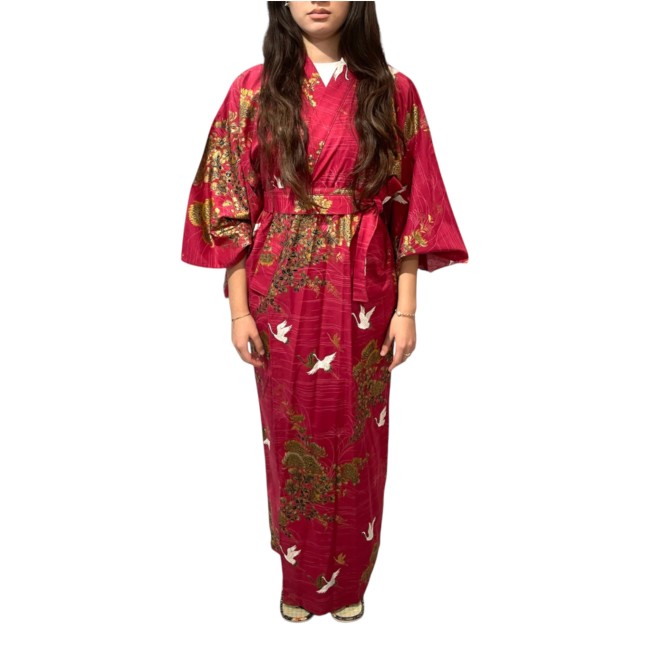 Yukata japonais femme rouge avec grues et fleurs