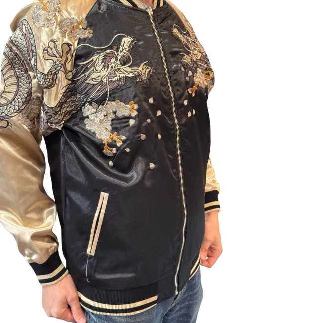 Veste Sukajan dragon argenté volant – broderie japonaise avant Veste Sukajan dragon argenté volant broderies avant