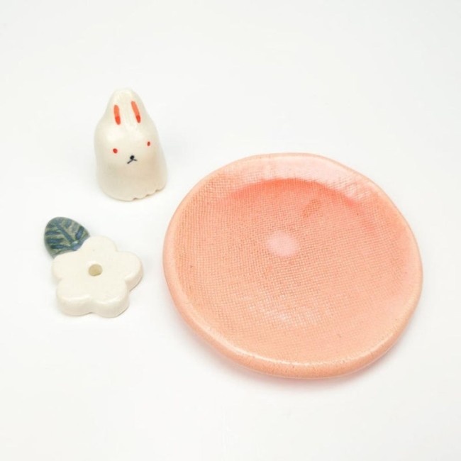 Porte-encens japonais Kobana Usagi avec lapin blanc et fleur de cerisier