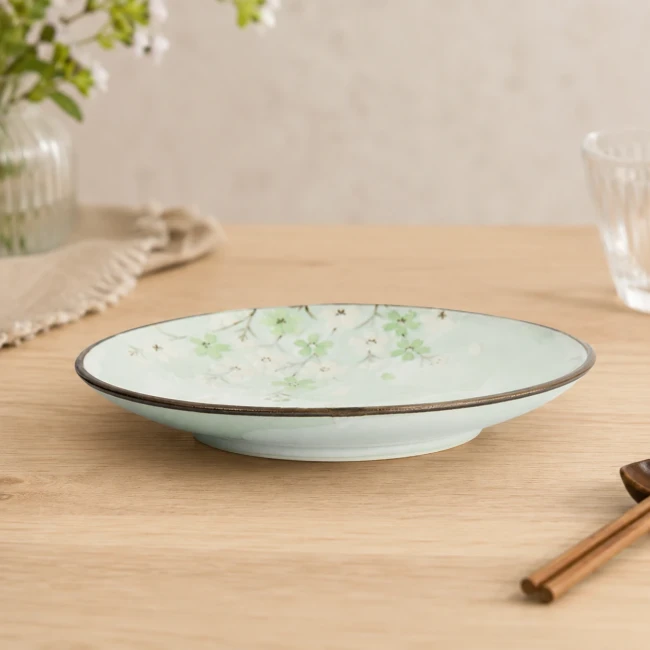 Assiette japonaise Green Cosmos en grès fleurs en relief Modern and Past