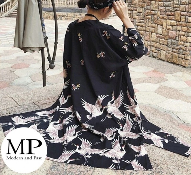 Veste kimono longue grue blanche – mode japonaise Kimono long moderne japonais noir motif grue blanche