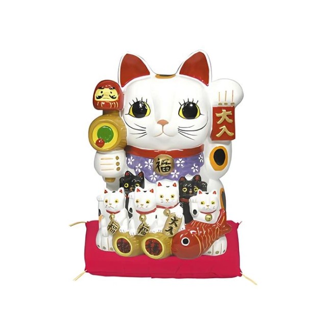 Figurine Maneki Neko blanc 20 cm en porcelaine avec Daruma rouge, carpe Koï et mini chats, sur coussin rouge