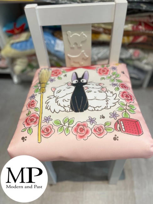 Coussin Jiji et Lily – Kiki la Petite Sorcière Coussin Jiji et Lily 30×30 cm – Kiki la Petite Sorcière – Studio Ghibli