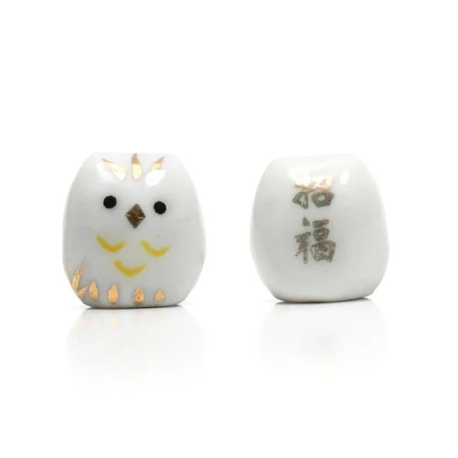 Figurines tiny hibou Fukuro en porcelaine blanc chez Modern and Past