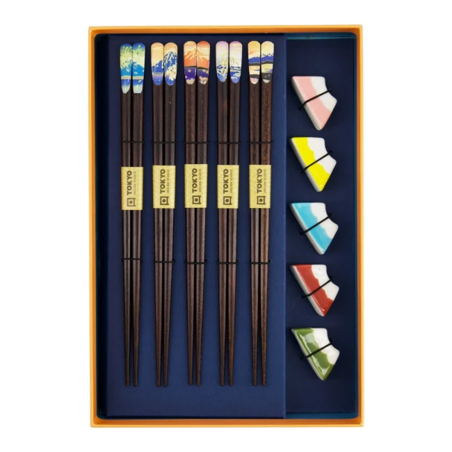 Coffret de baguettes Mont Fuji Tokyo Design Studio avec 5 paires et 5 repose-baguettes chez Modern and Past