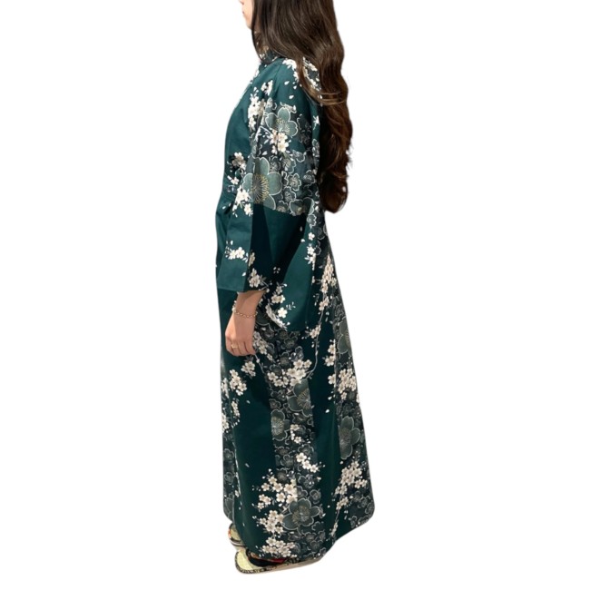 Yukata japonais femme coton vert avec motifs floraux