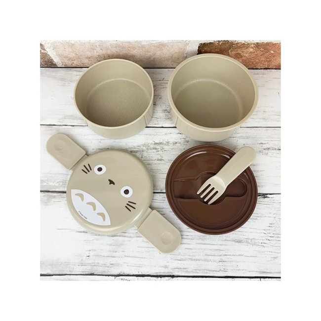 bento Totoro ouvert avec deux compartiments et fourchette