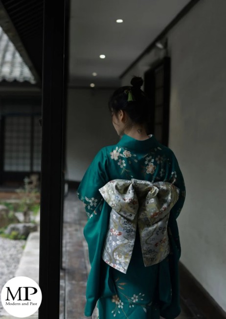 kimono japonais femme vert motifs fleurs kimono traditionnel japonais femme vert motifs fleurs