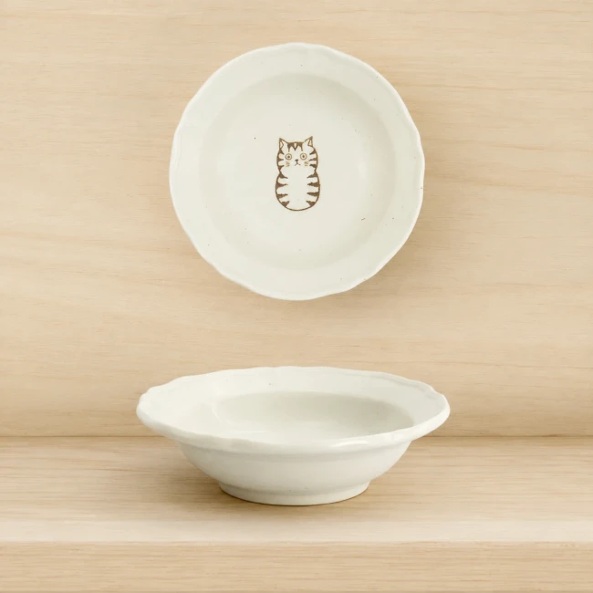 Coupelle à sauce japonaise chat Tabi Dora Neko Maruke en porcelaine de Mino Modern and Past