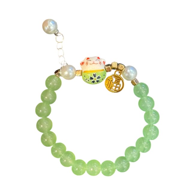 Bracelet porte-bonheur japonais chat Neko vert  en perles de couleur vert chez Modern and Past