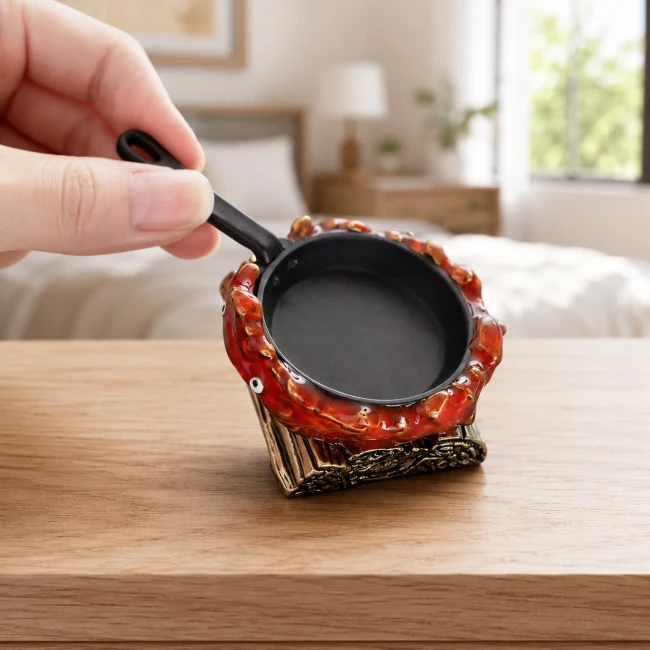 Plateau à bijoux Calcifer Studio Ghibli avec petite poêle noire - Modern and Past