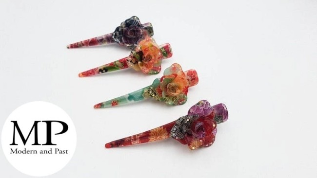 Grande pince à cheveux, fleur japonaise en tissu chirimen, résine transparente - vert - fabriqué au Japon - Magasin japonais | Modern and Past à Brest Grande pince à cheveux, fleur japonaise en tissu chirimen, résine transparente - vert - fabriqué au Japon - Magasin japonais | Modern and Past à Brest