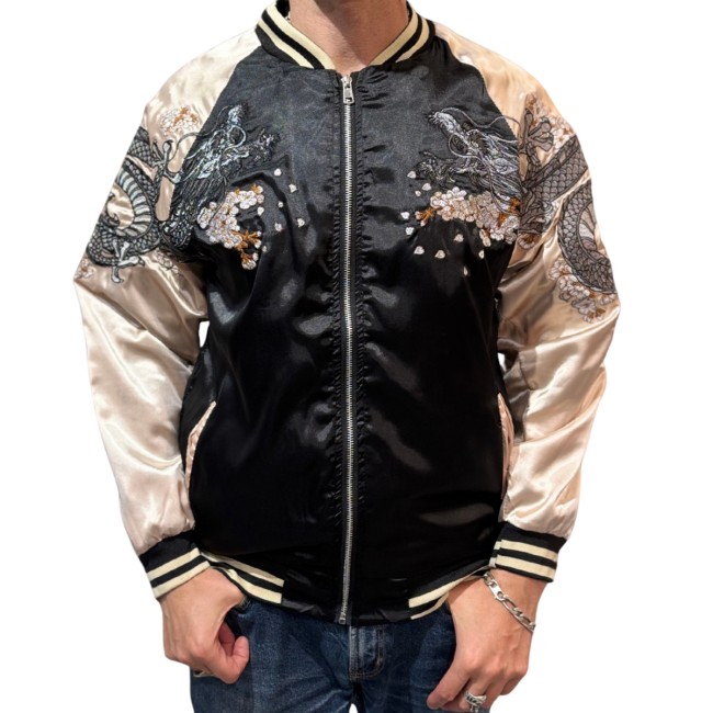 Veste Sukajan satin noir et or avec dragon argenté brodé