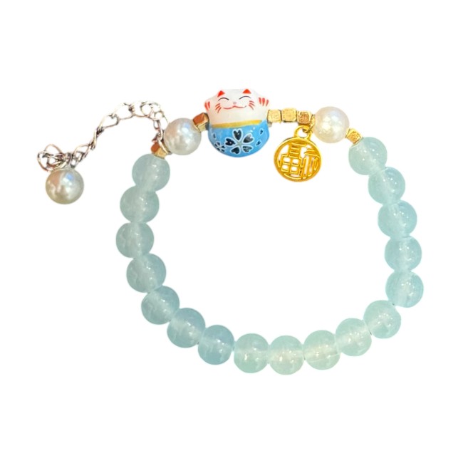 Bracelet porte-bonheur japonais chat Neko bleu en perles de couleur bleu chez Modern and Past