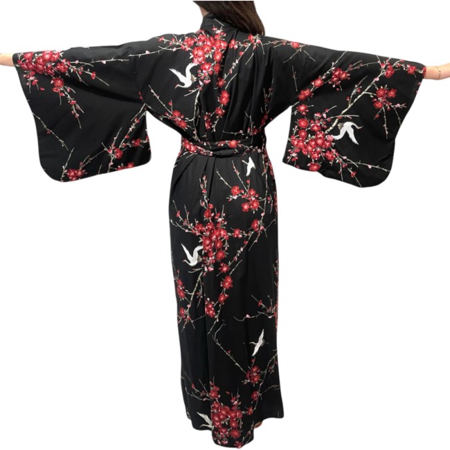 Yukata japonais femme noir avec grues et fleurs de cerisier