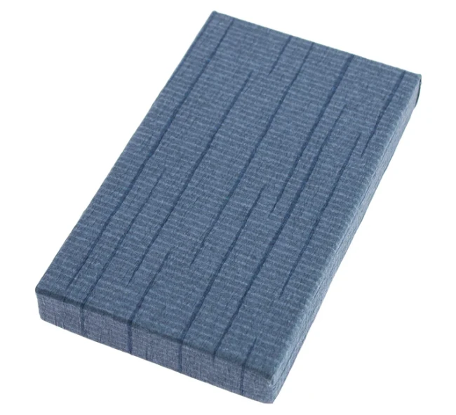 Coffret bracelet mala Nenju Keyaki en bois de zelkova fait main au Japon chez Modern and Past