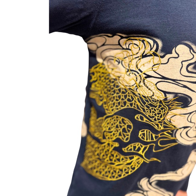 T-shirt Sukajan noir dragon doré brodé en relief et nuages